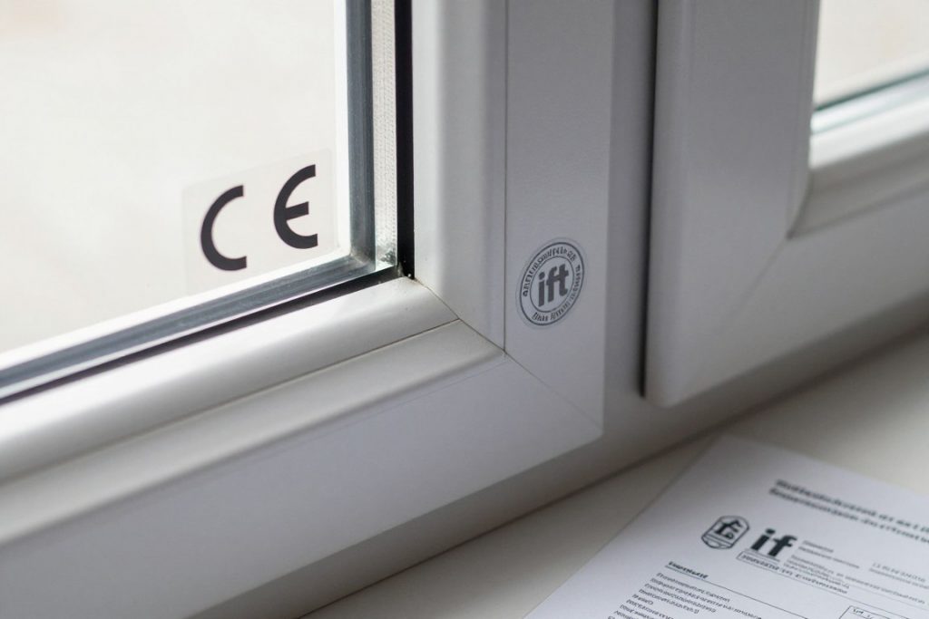 Fenster aus Polen mit CE-Zertifizierung und ift Rosenheim Prüfsiegel