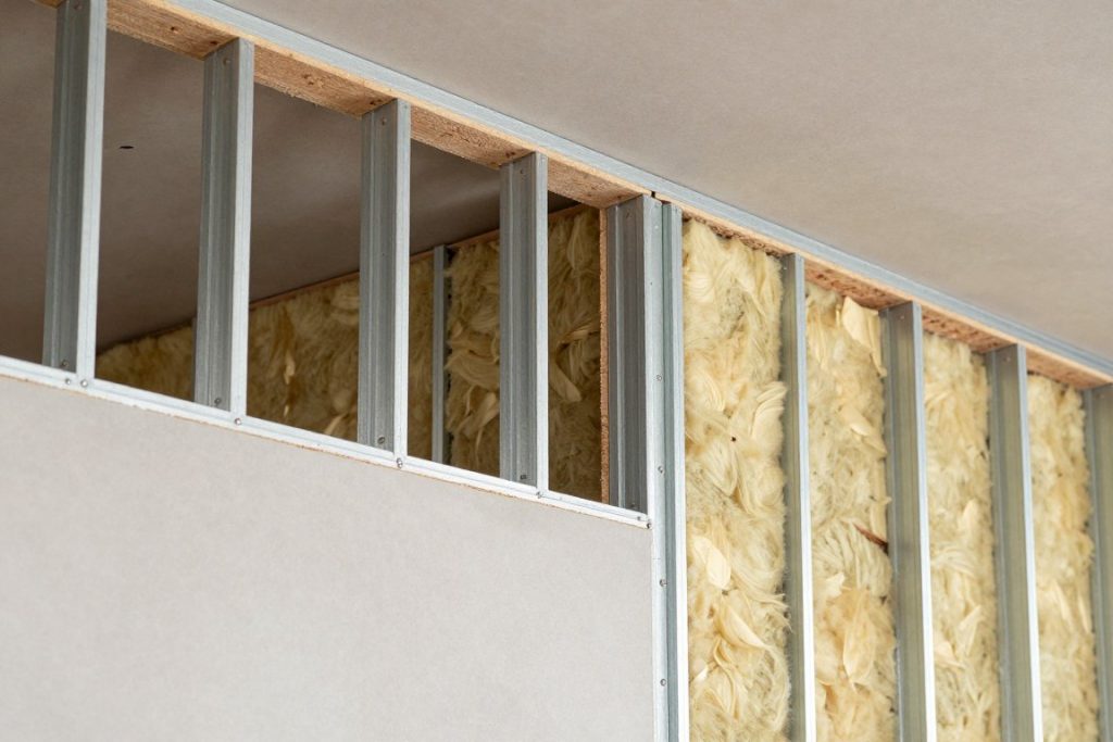 Schallschutz Trockenbau mit Dämmung zwischen den Ständern