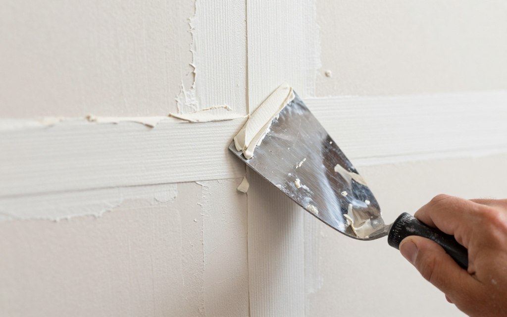 Detailaufnahme Fugenspachtelung bei Trockenbau in Syke Detailaufnahme Fugenspachtelung bei Trockenbau in Syke